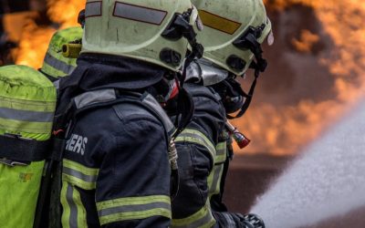 Після численних нападів французьких пожежників екіпірують нагрудними відеокамерами