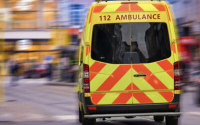 I paramedici in Inghilterra indosseranno bodycams dopo il successo della prova di Londra