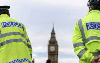 Prečo Spojené kráľovstvo využíva systémy osobných kamier na ochranu profesionálov v prvej línii